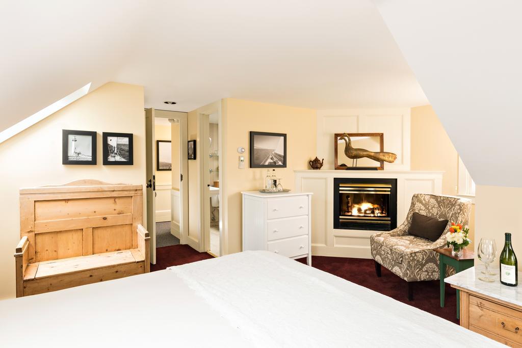 Brass Key Guesthouse Adults Only โพรวินซ์ทาวน์ ภายนอก รูปภาพ