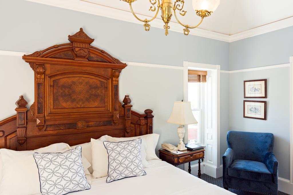 Brass Key Guesthouse Adults Only โพรวินซ์ทาวน์ ภายนอก รูปภาพ